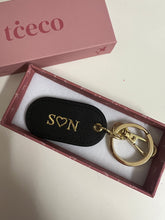 Load image into Gallery viewer, Oval Saffiano Keyring