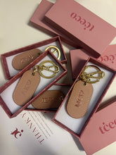 Load image into Gallery viewer, Oval Saffiano Keyring