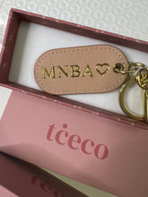 Load image into Gallery viewer, Oval Saffiano Keyring